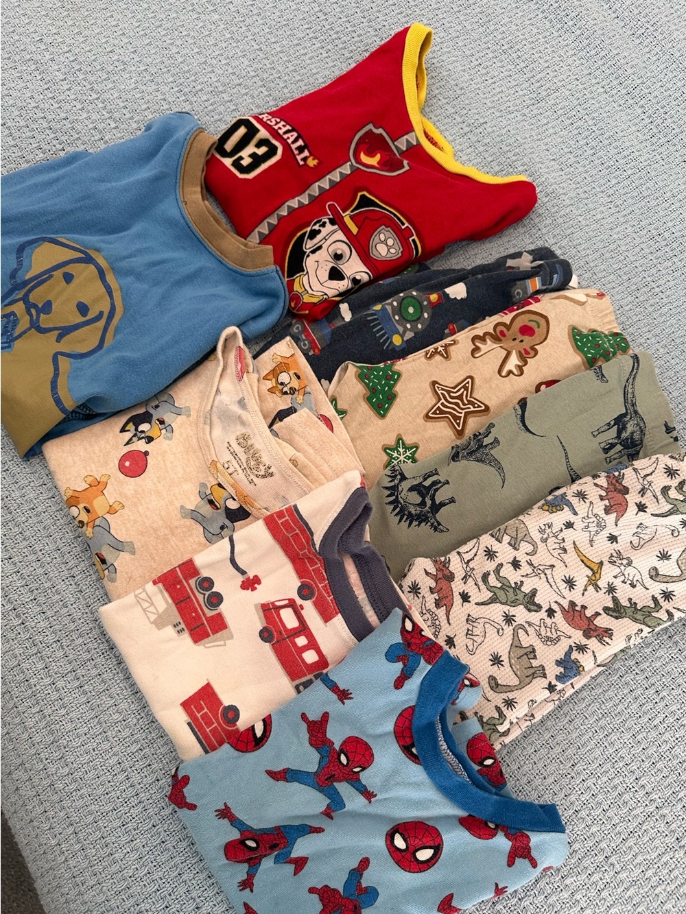 4T pajama bundle - Picture 2 of 6